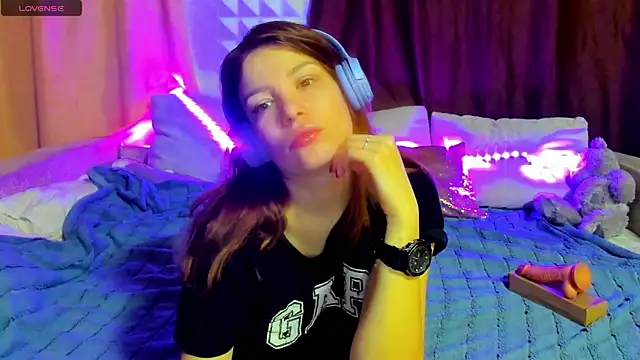 Eva purrr  online show from April 2026 02:05:02 AM