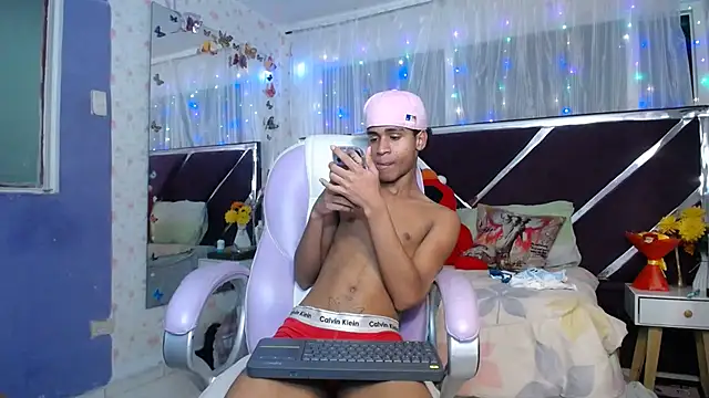 Snapshot of Santy_bigcock_01 chatting on July 2026 02:26:02 AM Santy bigcock 01 online show from July 2026 02:26:02 AM