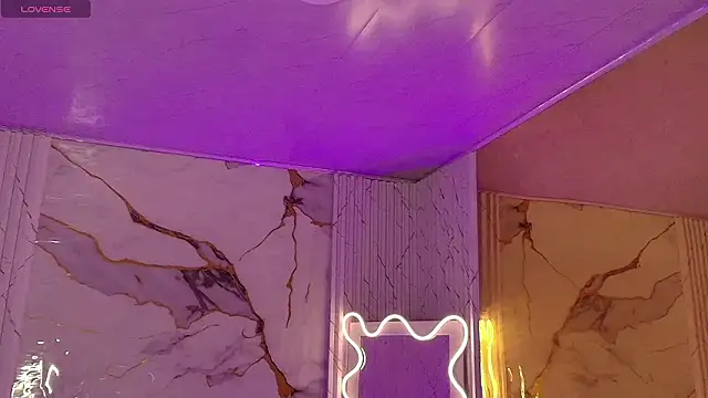 PEACHY TAY online show from March 2026 11:47:01 AM