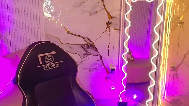 PEACHY TAY online show from April 2026 11:56:01 AM