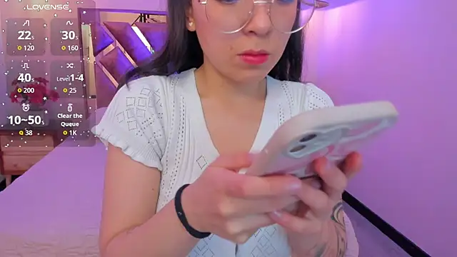 Snapshot of Kittyy_patitas_suaves chatting on November 2025 10:37:02 AM Kittyy patitas suaves online show from November 2025 10:37:02 AM