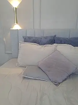 annie  20 online show from December 2025 12:14:02 PM