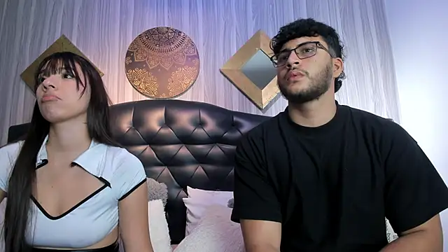 Snapshot of mikeandlucy_ chatting on November 2025 01:33:02 PM mikeandlucy online show from November 2025 01:33:02 PM