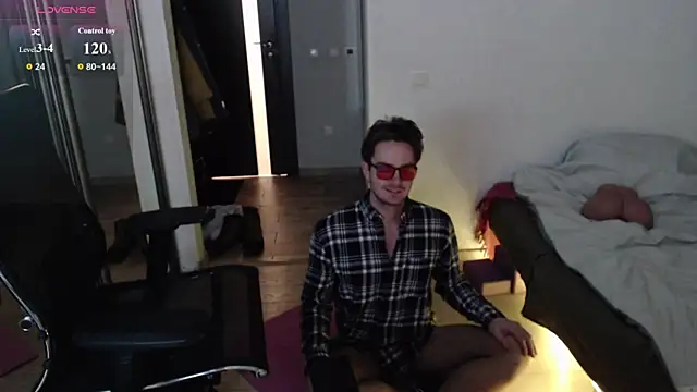 lucky swimmer online show from November 2025 06:07:02 PM