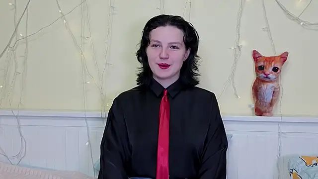 LatinaHuguenin online show from November 2025 07:08:02 AM