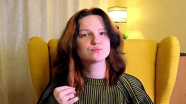 LatinaHuguenin online show from April 2026 09:09:01 PM