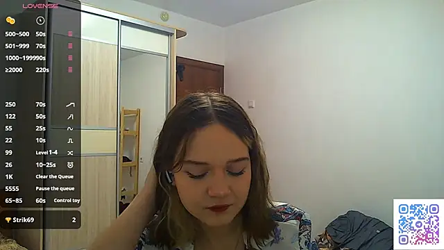 AlissaGerardo online show from December 2025 02:12:02 PM