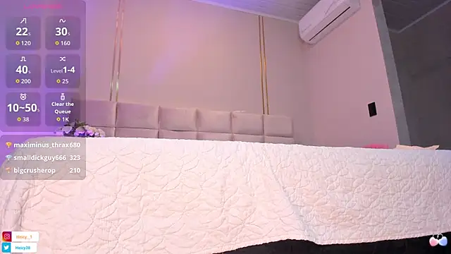 Snapshot of Heicy--01 chatting on November 2025 08:11:01 PM Heicy--01 online show from November 2025 08:11:01 PM