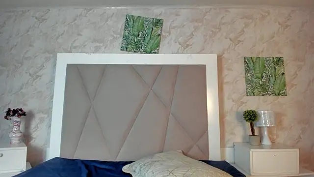 Madhison 5 online show from January 2026 08:25:02 PM