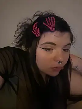 juicygoth202 online show from November 2025 05:17:02 AM