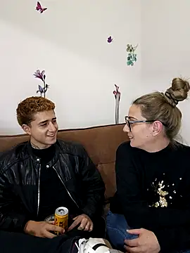 minervaystiven online show from November 2025 02:45:02 AM