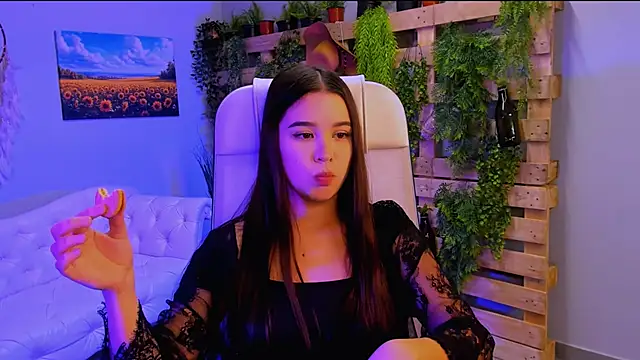 AnnaGarcias  online show from November 2025 12:08:02 PM