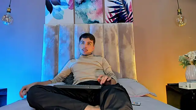 Snapshot of NicolasRey1 chatting on November 2025 04:11:02 AM NicolasRey1 online show from November 2025 04:11:02 AM