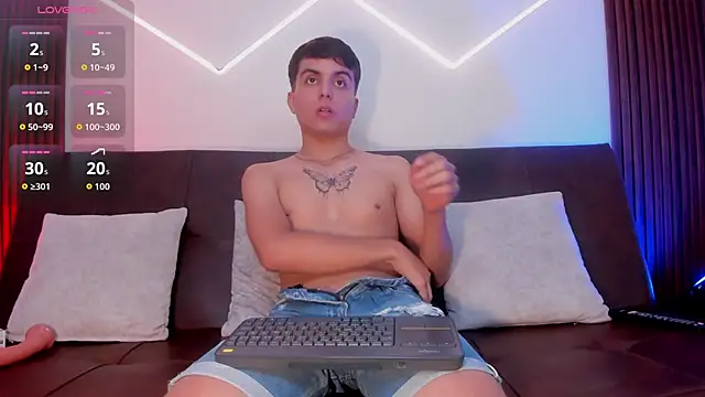 Snapshot of NicolasRey1 chatting on November 2025 04:37:02 AM NicolasRey1 online show from November 2025 04:37:02 AM