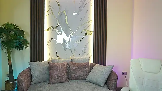 Snapshot of TessaaFox chatting on December 2025 11:48:01 AM TessaaFox online show from December 2025 11:48:01 AM