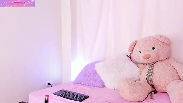 Nyra lux16 online show from December 2025 08:22:01 AM