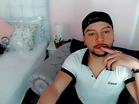 sebastian cruz  online show from November 2025 07:13:01 PM