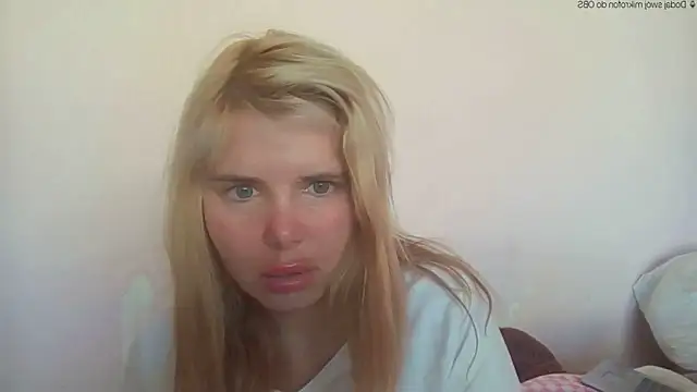 Snapshot of HornyElena chatting on May 2026 03:31:02 PM HornyElena online show from May 2026 03:31:02 PM