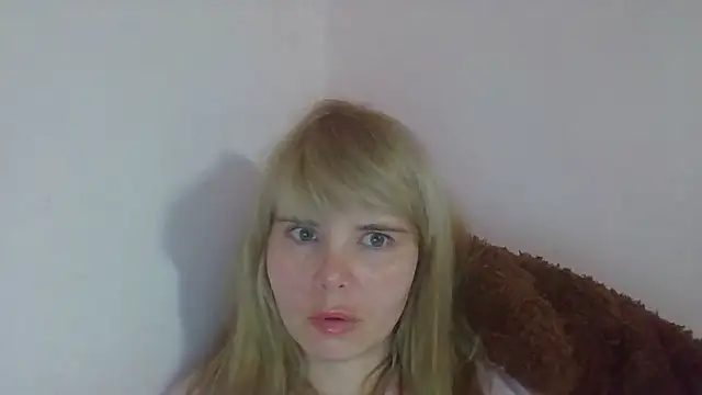Snapshot of HornyElena chatting on July 2026 08:12:02 PM HornyElena online show from July 2026 08:12:02 PM