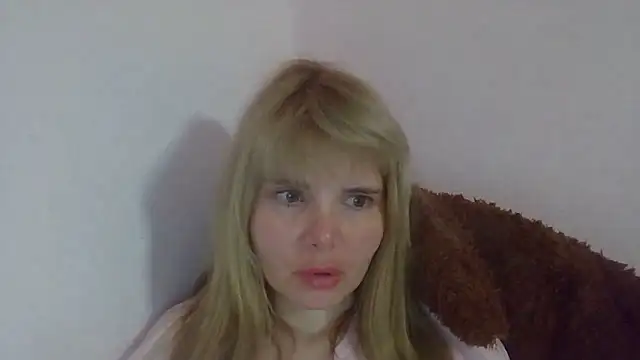 Snapshot of HornyElena chatting on July 2026 08:52:02 PM HornyElena online show from July 2026 08:52:02 PM