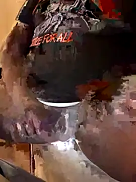 Snapshot of Pull_N_Tug1 chatting on November 2025 06:43:01 PM Pull N Tug1 online show from November 2025 06:43:01 PM