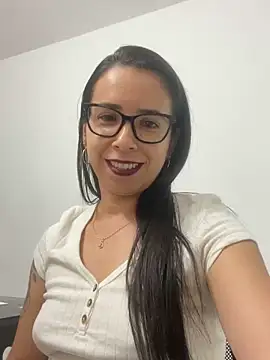 Vicky ro online show from December 2025 02:41:02 AM