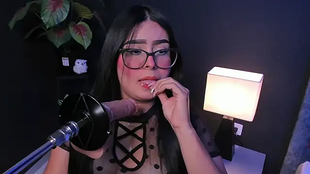 Amy whittee online show from March 2026 04:06:01 AM