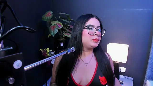 Amy whittee online show from April 2026 03:42:01 AM