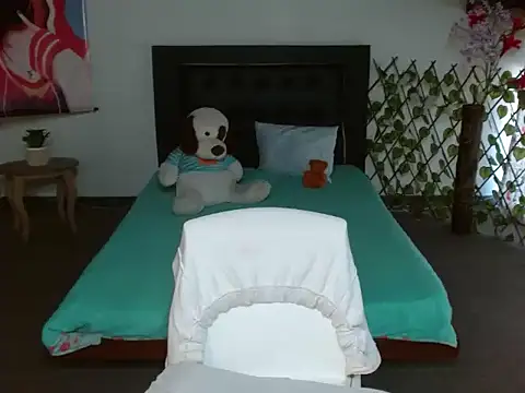 LuluKiss  online show from February 2026 01:37:01 PM