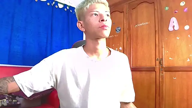 Tessachains 2  online show from February 2026 07:01:01 PM