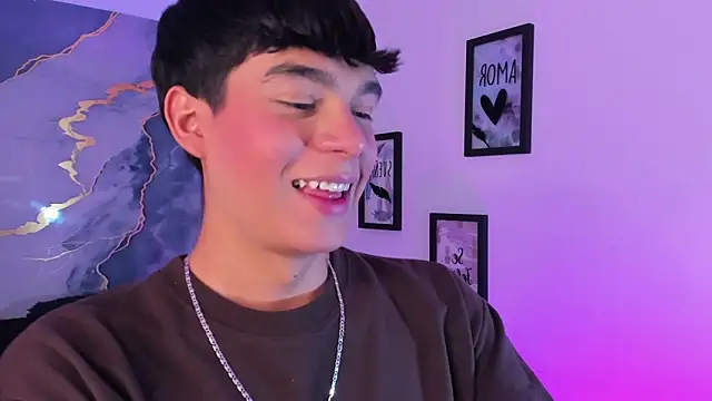 Isaac Kurtt online show from December 2025 08:06:01 PM