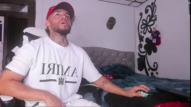 Snapshot of couple-hothot chatting on November 2025 10:04:02 PM couple-hothot online show from November 2025 10:04:02 PM