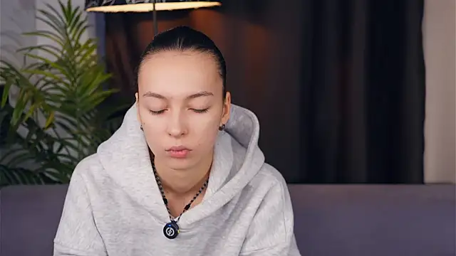 IvetteZermeno online show from November 2025 10:37:01 AM