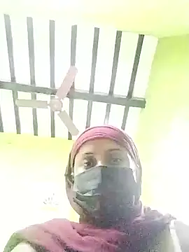 Snapshot of saniyabibi chatting on November 2025 07:41:01 AM saniyabibi online show from November 2025 07:41:01 AM