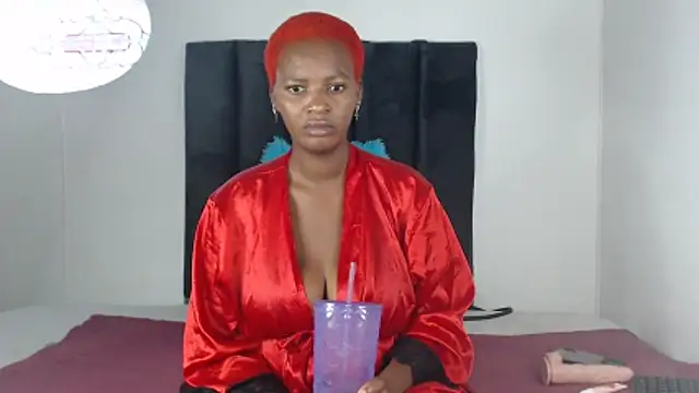 Miss-Berries online show from December 2025 02:04:01 PM