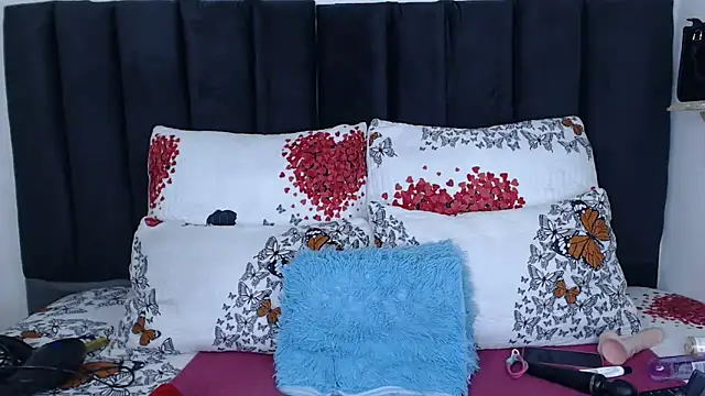 Miss-Berries online show from June 2026 09:53:01 PM
