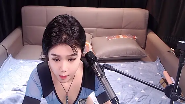 ruirui998 online show from January 2026 01:04:01 PM