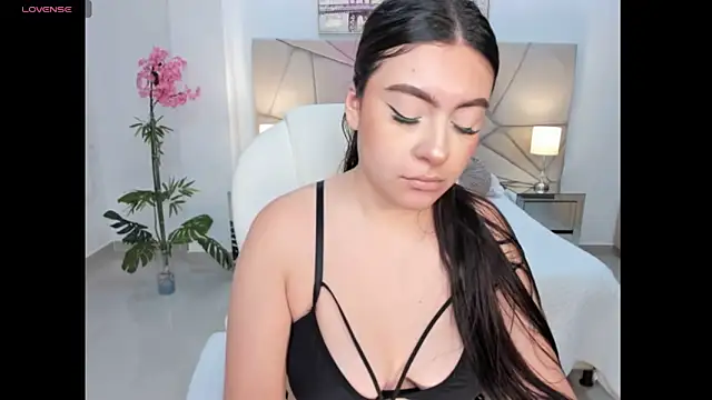 Maya vexx online show from December 2025 07:44:01 PM