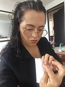 Snapshot of ALEJA__22 chatting on May 2026 03:20:02 PM ALEJA 22 online show from May 2026 03:20:02 PM