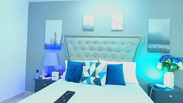 SofiaBrank online show from November 2025 11:42:01 AM