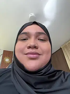 sweetmuslim01 online show from June 2026 07:01:01 PM