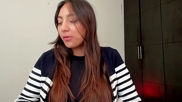 LilyGarcia online show from May 2026 06:42:02 PM