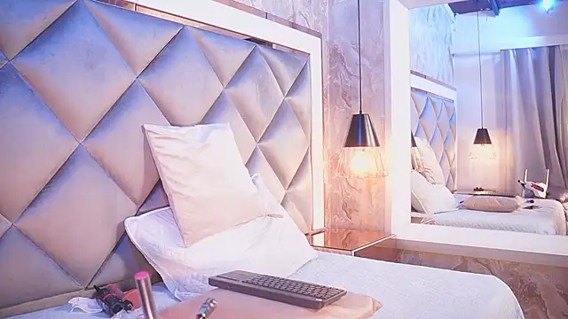 crystal gilton online show from February 2026 07:10:01 PM