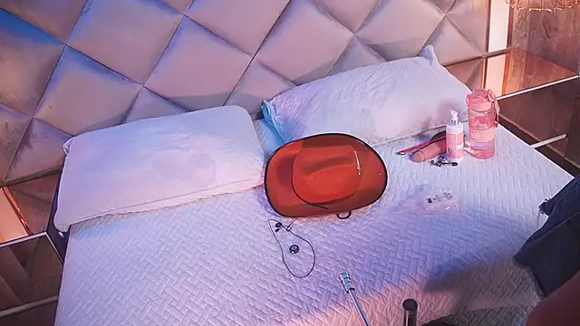 crystal gilton online show from March 2026 07:03:01 PM