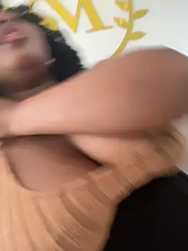 BrendaFernandez  online show from February 2026 03:01:01 PM