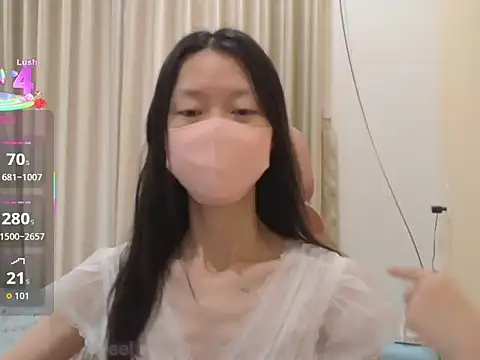 Lil-Cherries online show from November 2025 03:45:02 AM