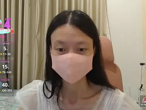 Lil-Cherries online show from December 2025 05:31:01 PM