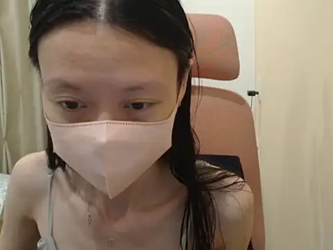 Lil-Cherries online show from April 2026 03:17:02 PM