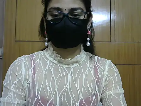 Snapshot of Fairy_Pie chatting on May 2026 06:13:01 PM Fairy Pie online show from May 2026 06:13:01 PM