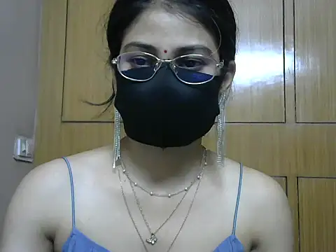 Snapshot of Fairy_Pie chatting on May 2026 06:25:02 PM Fairy Pie online show from May 2026 06:25:02 PM